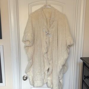 Elegant Cream Women's Cape